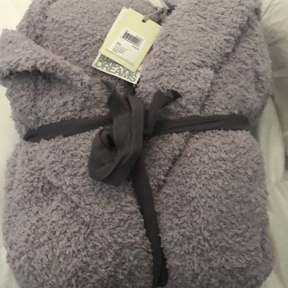 Brand new grey barefoot dreams robe